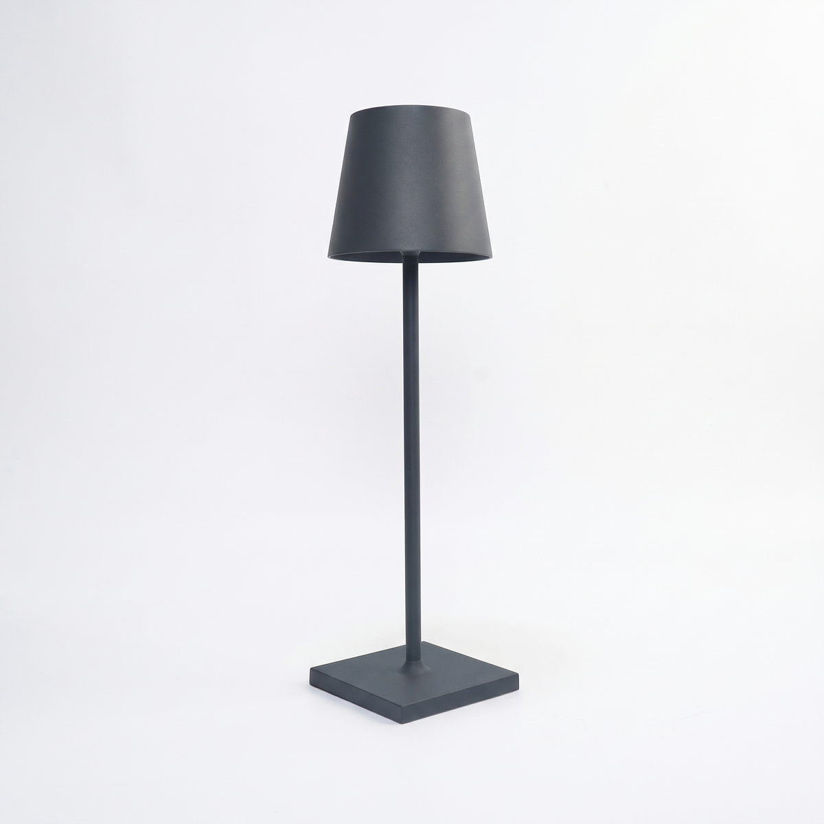 Cordless table lamp – Black, on a white background