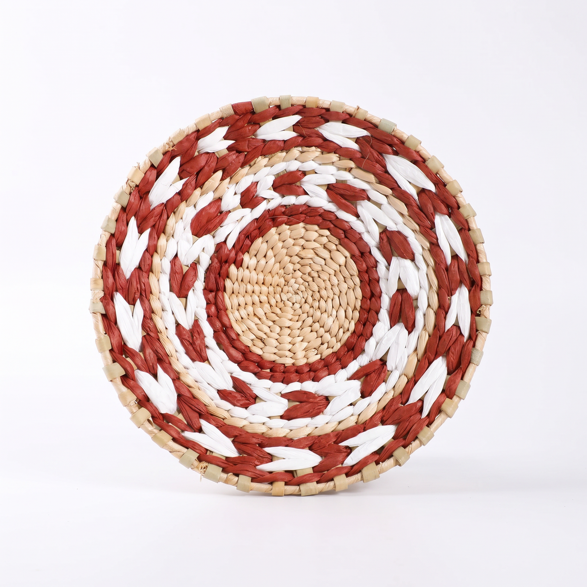 Seagrass woven wall basket – Red Diamond (20 cm), on a white background